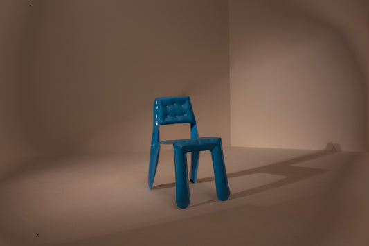 CHIPPENSTEEL 0.5. Silla en acero by Oskar Zieta