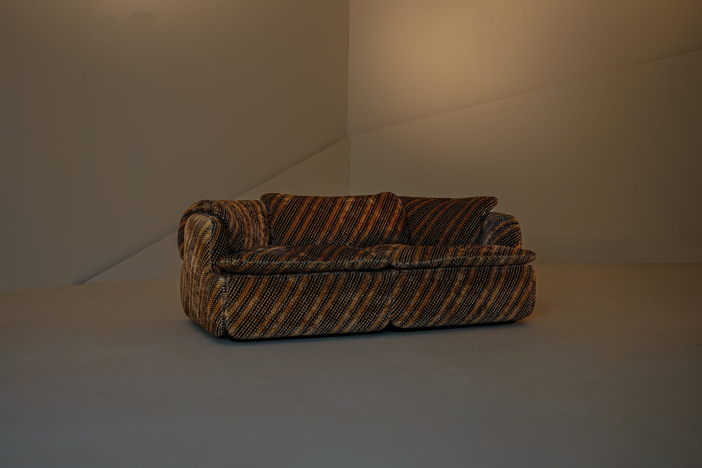 CONFIDENTIAL SOFA By Aberto Roselli