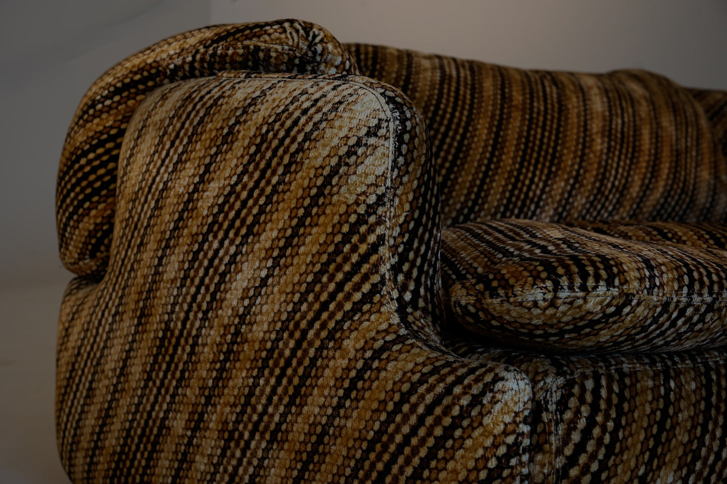 CONFIDENTIAL SOFA By Aberto Roselli