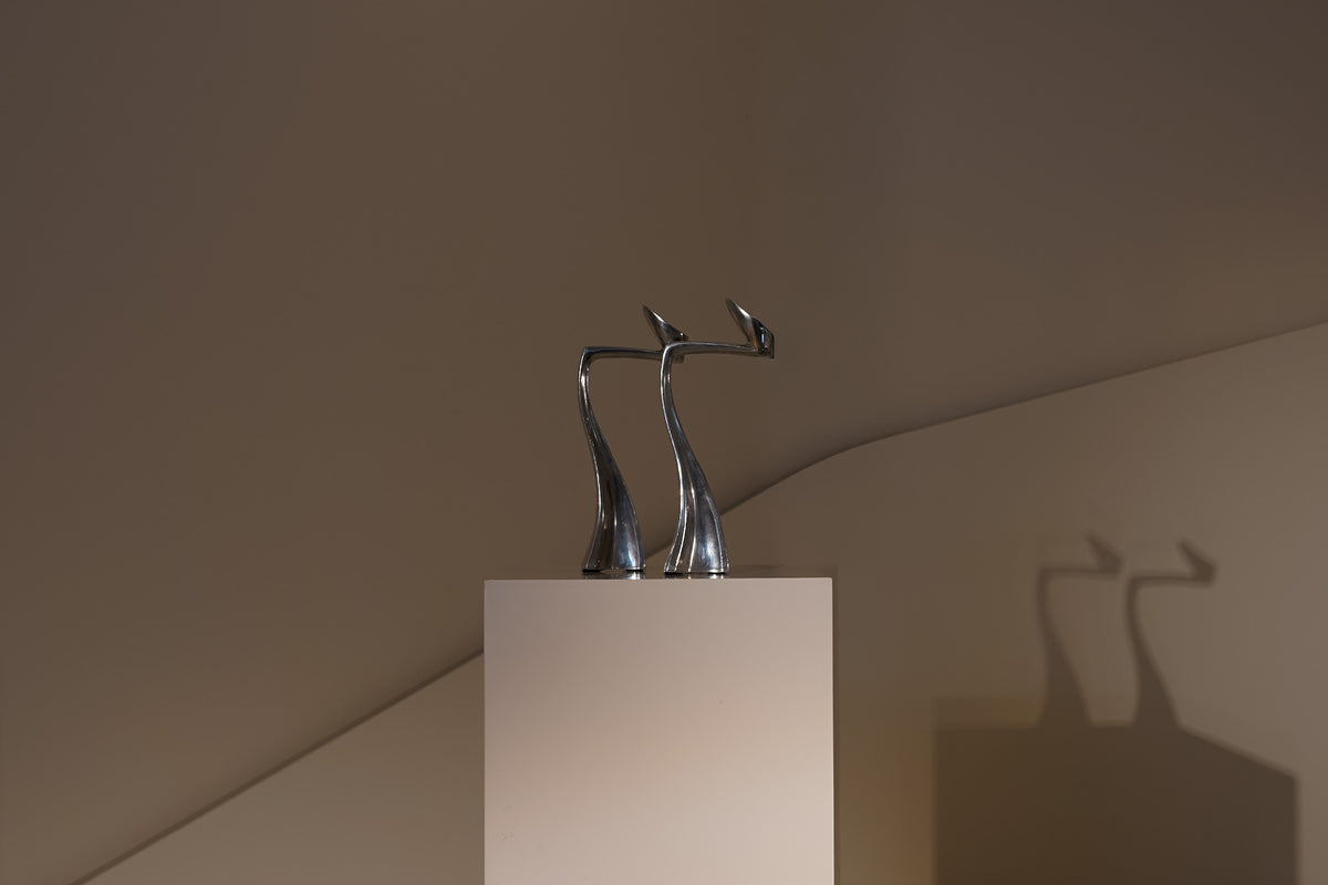 REFLEJOS. Candelabros escultóricos de metal