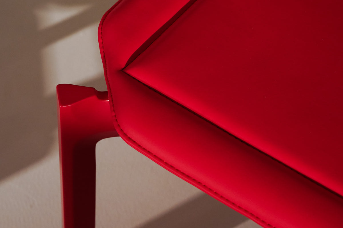 Silla Rasa By: By More Contract