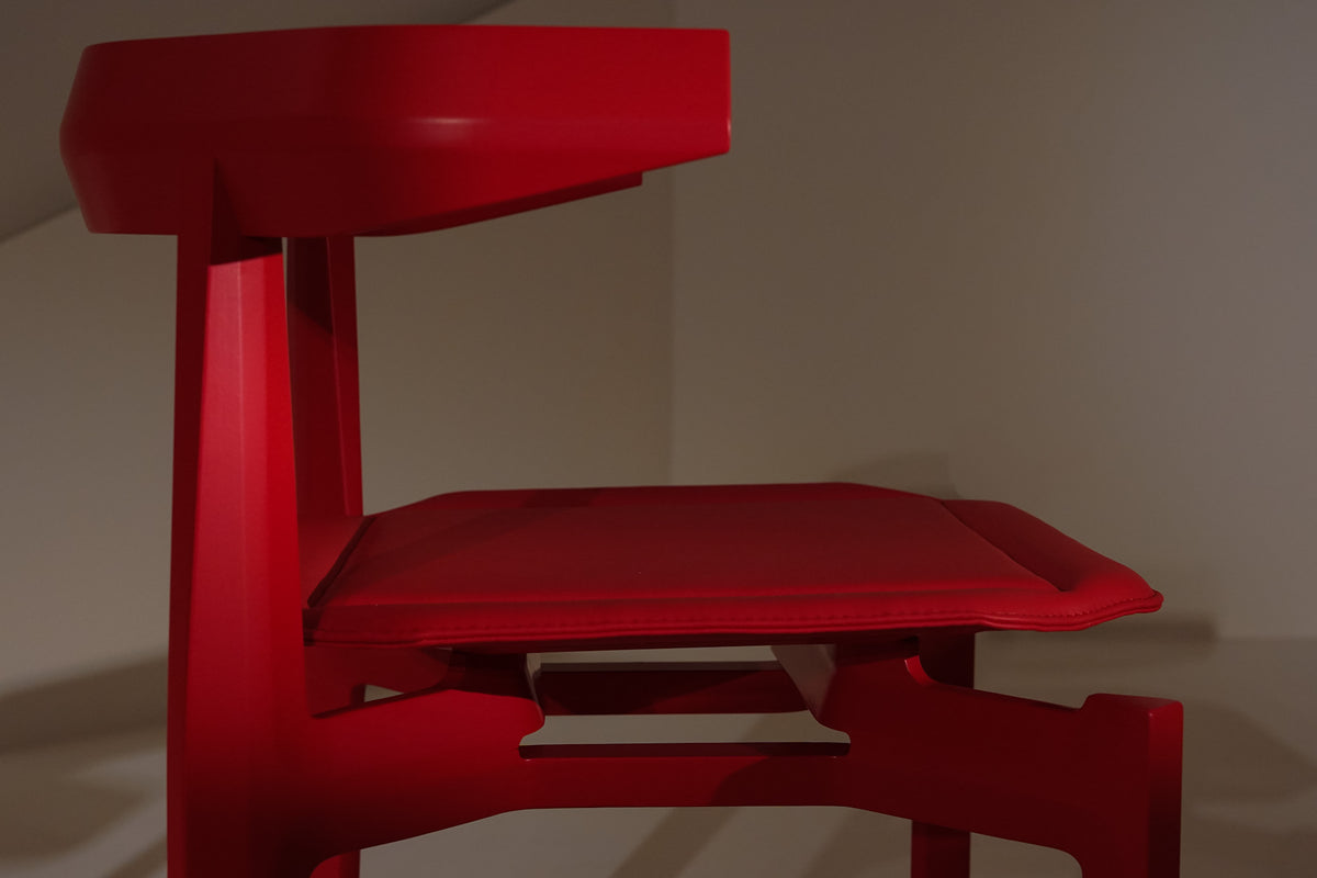 Silla Rasa By: By More Contract