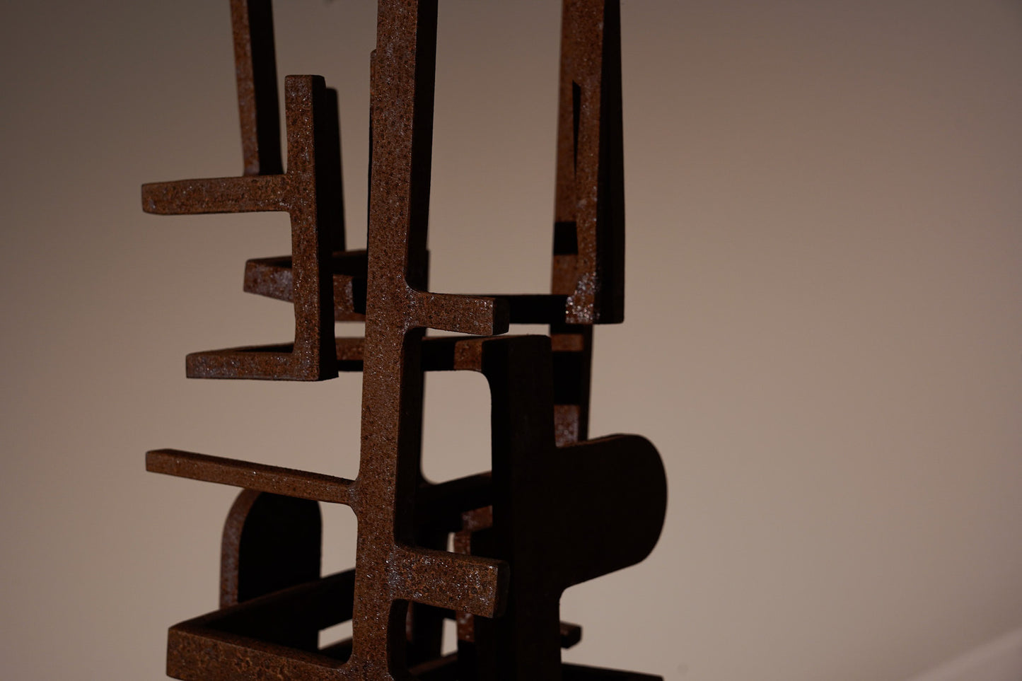 TORRE IX. Escultura geométrica by Corne Nuham