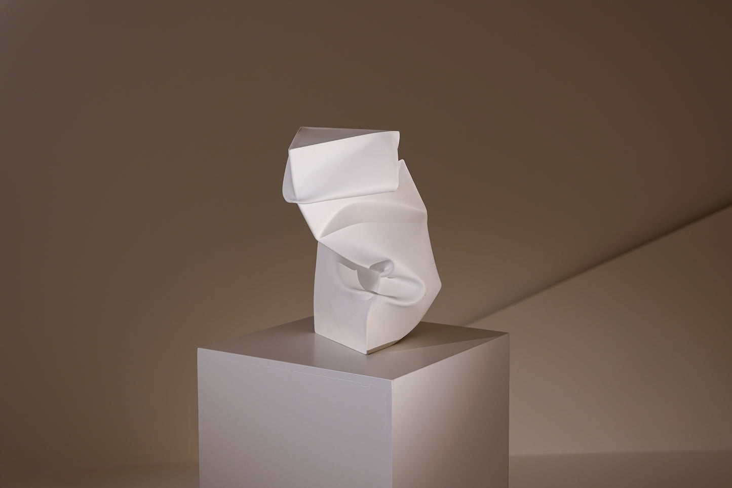 ÉTER. Escultura Metálica, Donostia 2025