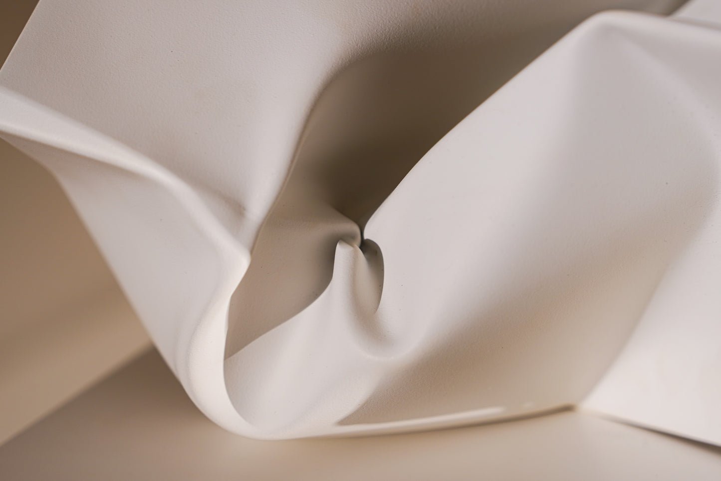 ÉTER. Escultura Metálica, Donostia 2025