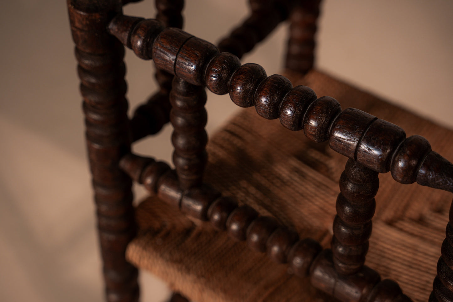 TRAMA CHAIR.