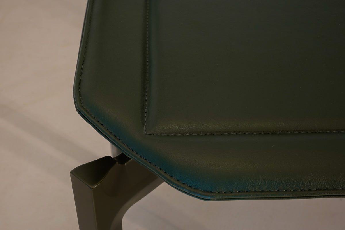 Silla Rasa By: More Contract