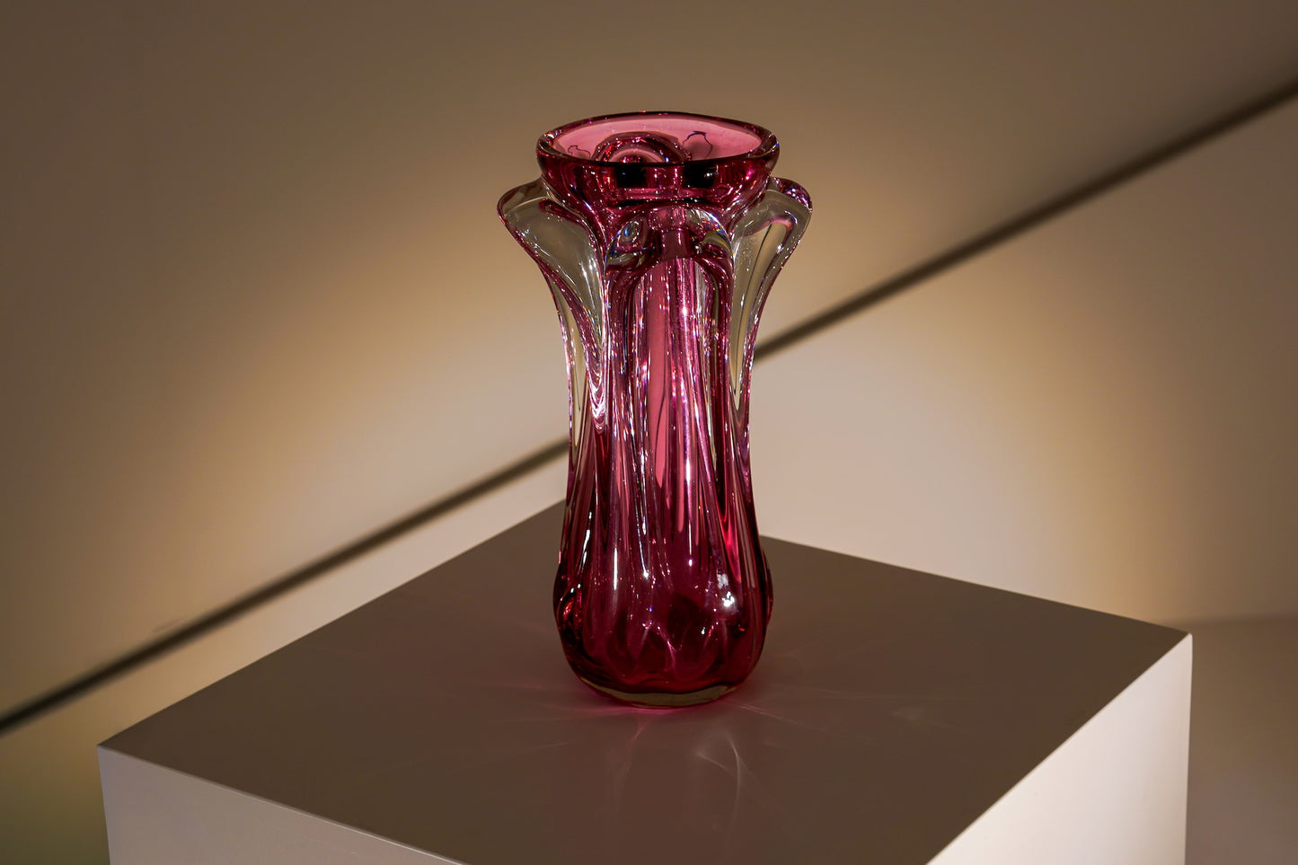 PINK LIGHT.  Jarrón de vidrio soplado