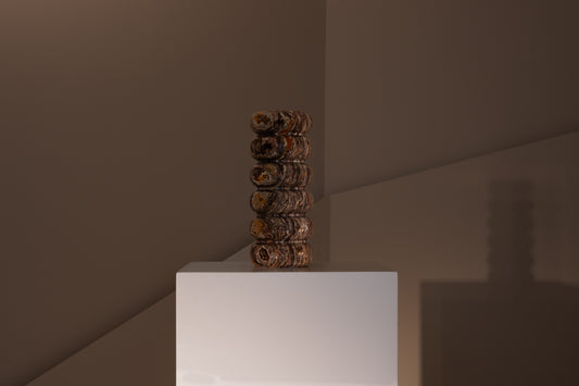 WAVY VASE.
