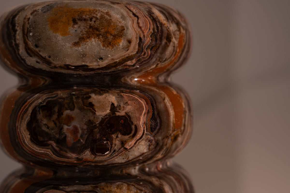 WAVY VASE.