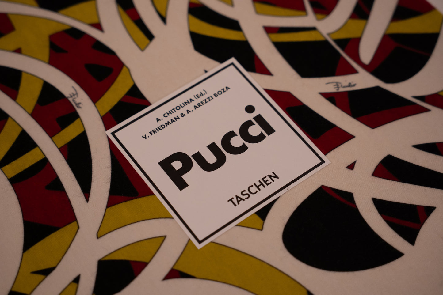 PUCCI. Edición con cubierta de archivo textil