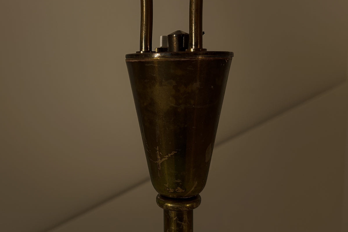 CONIC LAMP. Lámpara de pie escultural